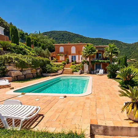 Casa-jeanne Piscine Et Vue Pour 4 *