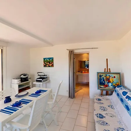 Apartamento Casa-jeanne Piscine Et Vue Pour 4 *